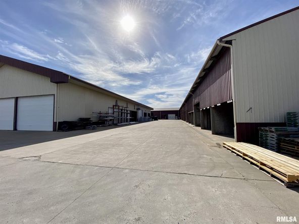 240 Bower Rd, Macomb, IL 61455